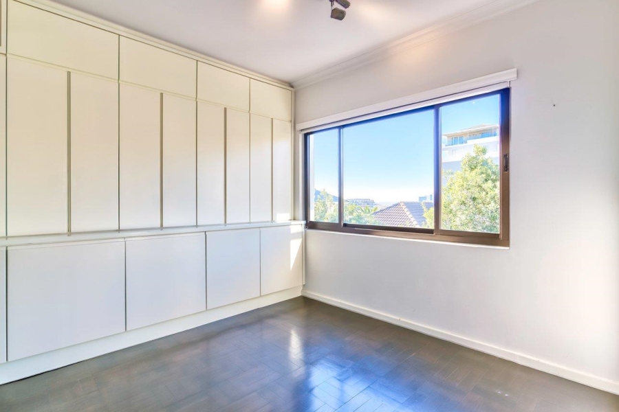 To Let 1 Bedroom Property for Rent in Bantry Bay Western Cape